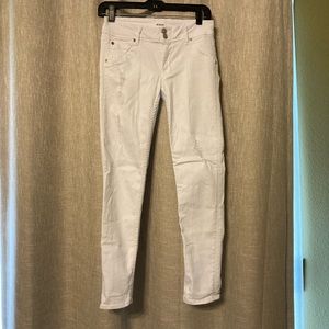 ‼️Leaving June 3‼️ White Cropped Hudson jeans 🇬🇧